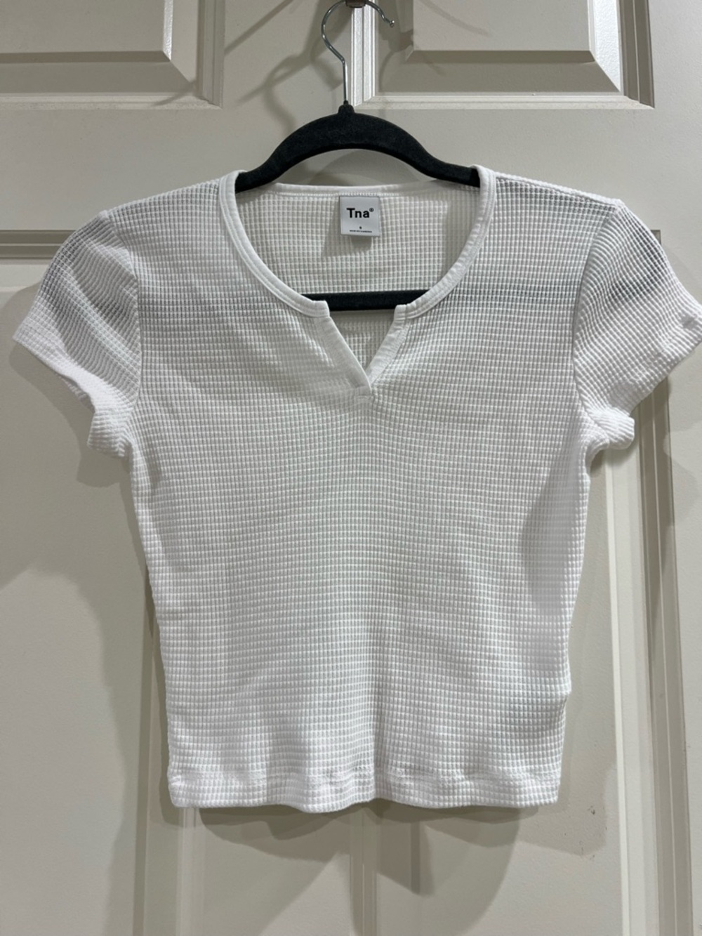 Aritzia Tna Waffle‑Knit Cropped Tee – White Textured Short Sleeve – Size S